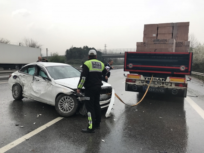 Sakarya'da zincirleme trafik kazası: 1 yaralı